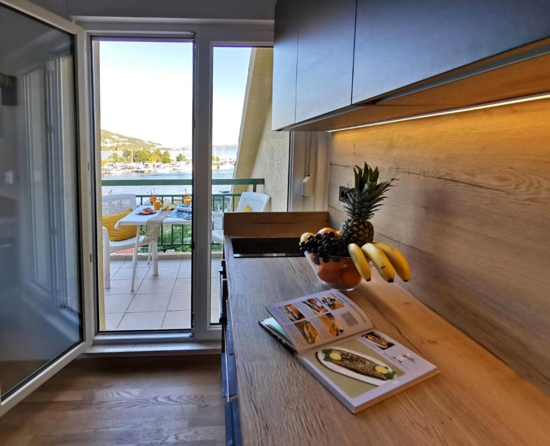 Olmissum Rooftop Sea View Apartment Omis