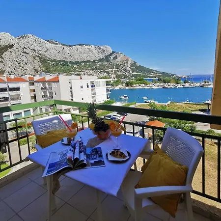 Olmissum Rooftop Sea View Omis Exterior photo